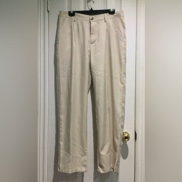 BNWT Men's Beige Pleated Front Straight Fit Trousers - Picture 4 of 7